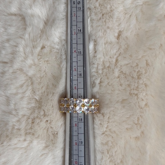18K Goldplated Zirconia Ring - Picture 5 of 11